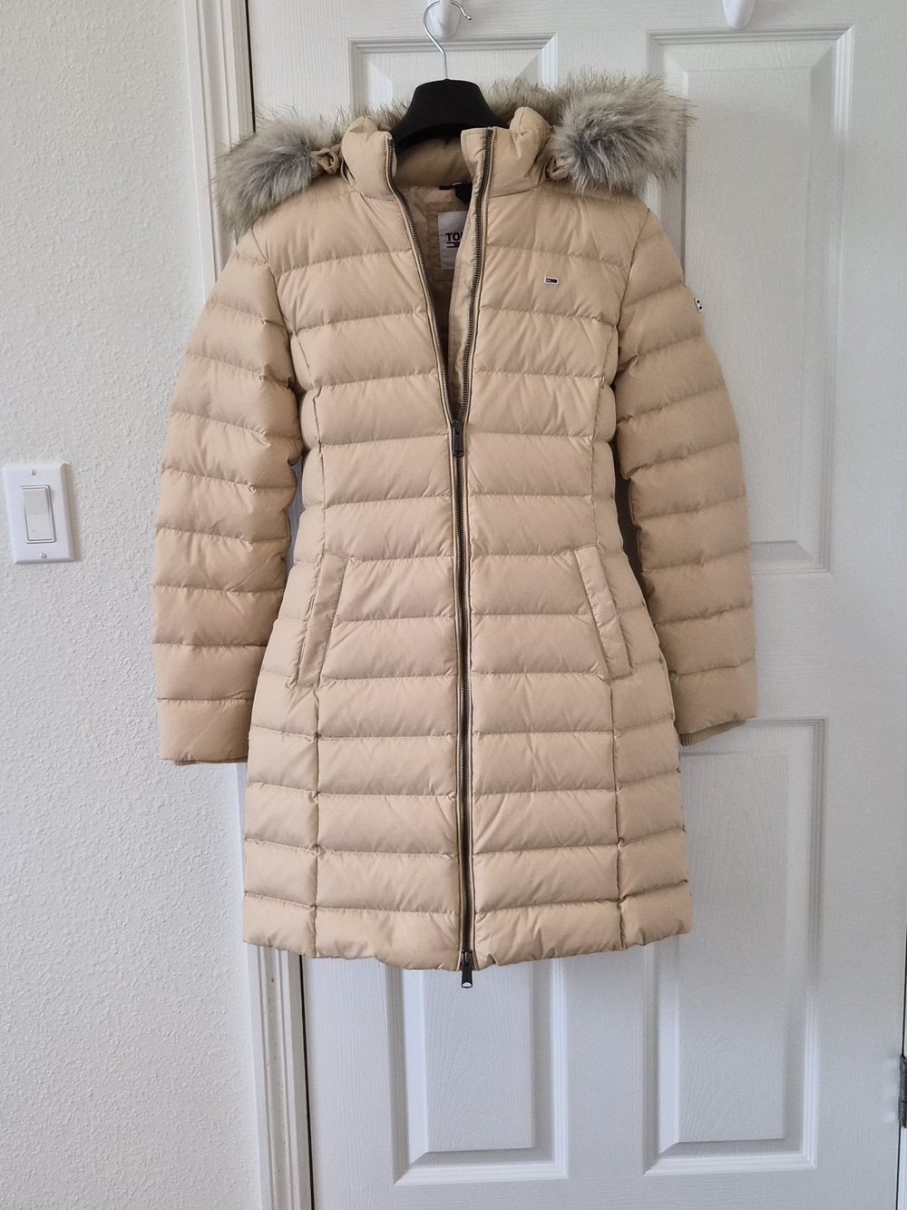 Tommy Hilfiger Women's Beige Quilted Down Coat with Faux Fur Hood- never worn